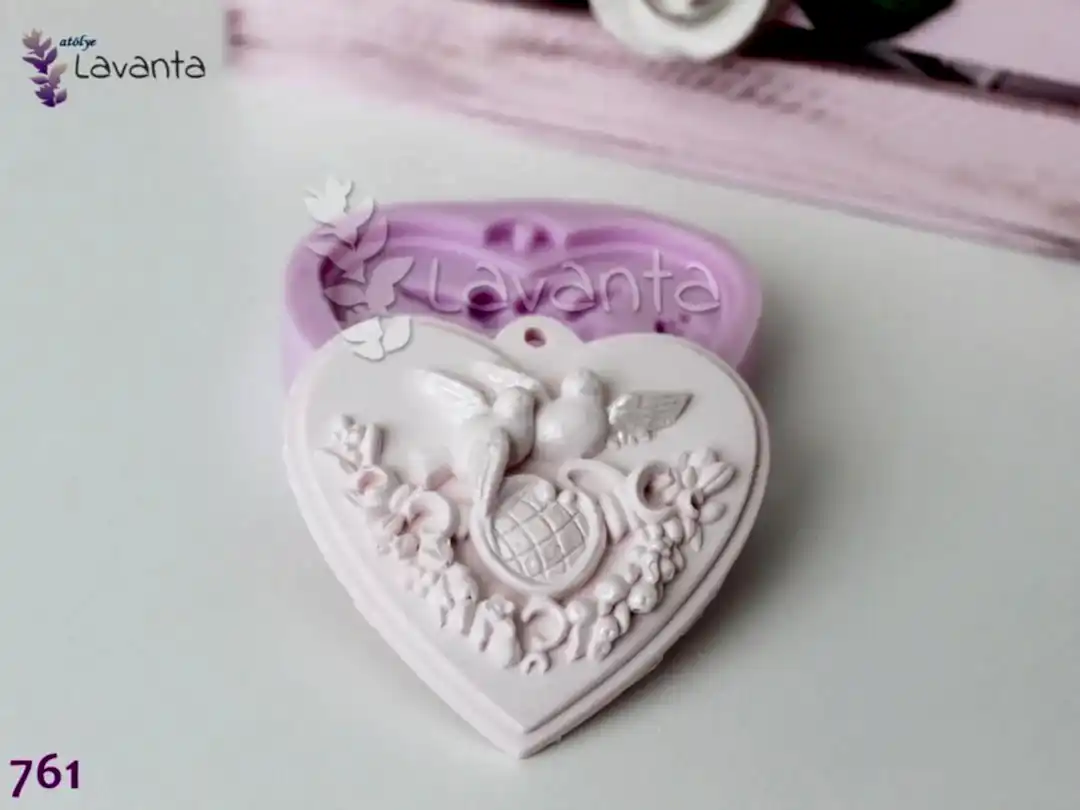 Kalp Üzerinde Kuşlar Silikon Kalıbı