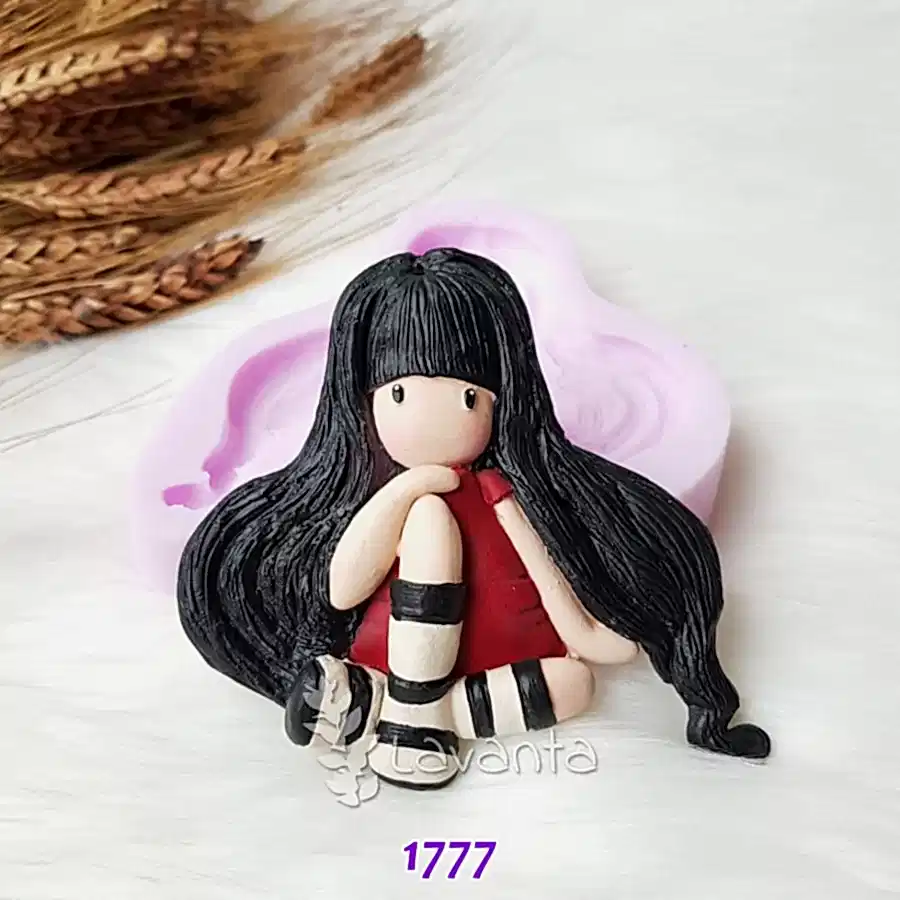 Oturan Gorjuss Kız Kokulu Taş Kalıbı