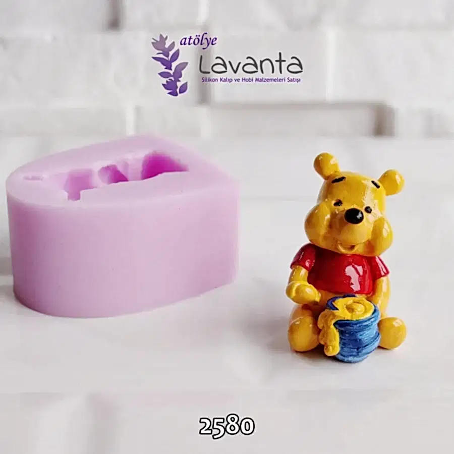 Oturan Winnie Kalıbı